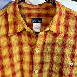 Large Patagonia button up short sleeve shirt